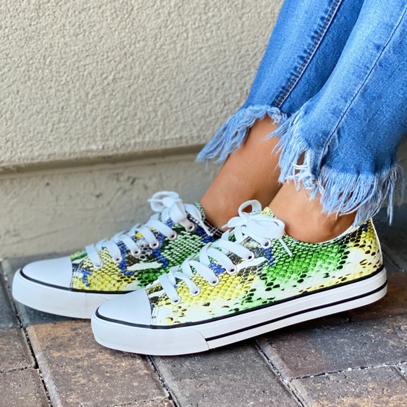 Leopard Snake Print Low Cut Lace Up Era Sneakers - Picture 5 of 15